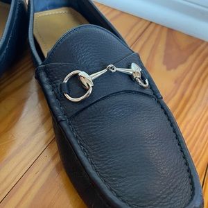 Mens Gucci Shoes. Navy Blue, Size 9 1/2, Leather Loafers.